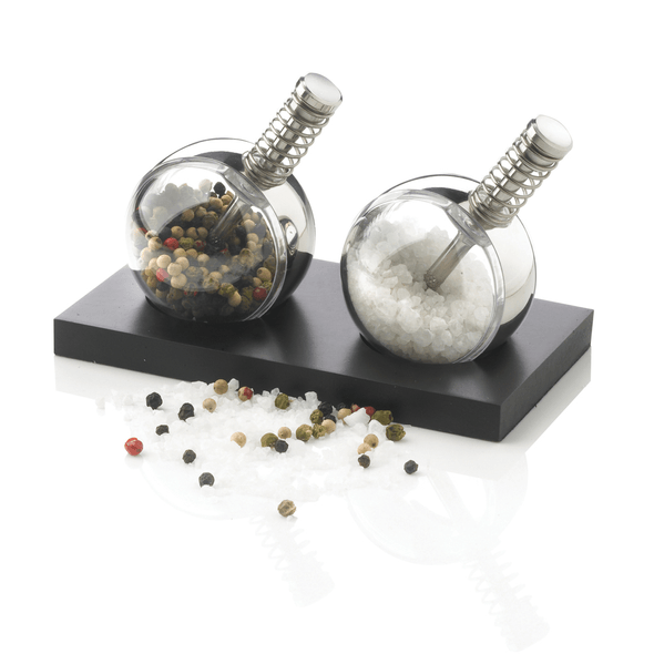 Planet pepper & salt set Planet pepper & salt set